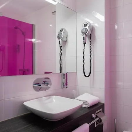 Akena Nantes Atlantis 3* Saint-Herblain