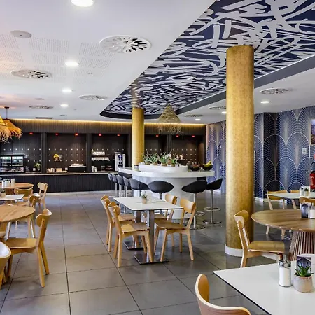 Akena Nantes Atlantis Hotel 3*