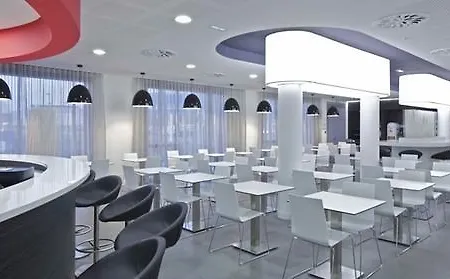 Akena Nantes Atlantis Отель 3*