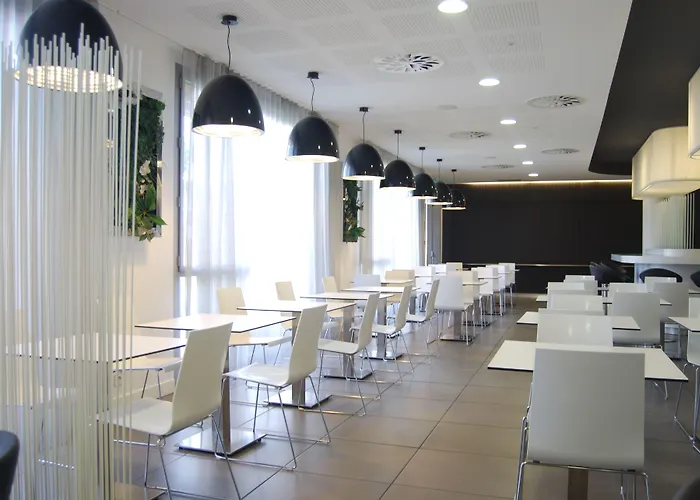 Akena Nantes Atlantis Zenith 3* 圣埃尔布兰